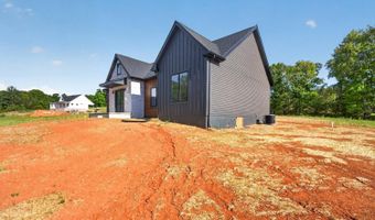 9041 Stonewall Rd, Appomattox, VA 24522