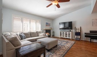 255 Oleander Dr, Oceanside, CA 92057