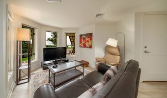 133 Linden Ave Apt B, Branford, CT 06405