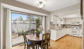 2512 Jade Ct, Ann Arbor, MI 48103