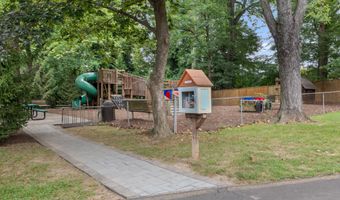 7301 MASONVILLE Ct, Annandale, VA 22003