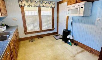 243 E 17th St, Baxter Springs, KS 66713