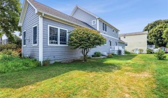 18 Anawan Ave, Narragansett, RI 02882