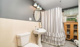 12 Sydney Ln, Cromwell, CT 06416
