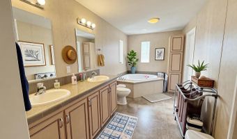 537 Mcpherson Dr, Alford, FL 32420