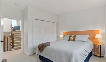 26 W Narragansett Ave 6, Newport, RI 02840