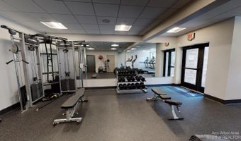 2704 S Spurway Dr, Ann Arbor, MI 48105