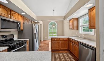 500 Glen Hollow Cir, Aurora, OH 44202