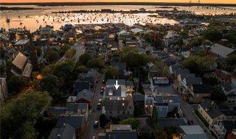 28 John St, Newport, RI 02840