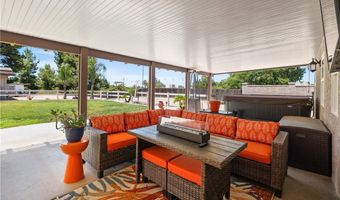 33127 Camelot Dr, Yucaipa, CA 92399