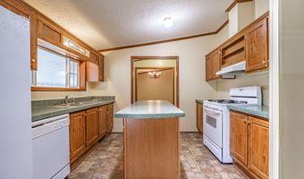 2 Windsor Dr, Alfred, ME 04002