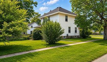 703 Smith St, Algonac, MI 48001