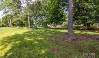 80 Pine St, Badin, NC 28009
