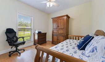 210 Henley Pl, Bay St. Louis, MS 39520