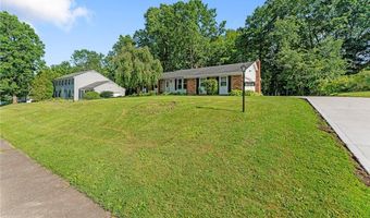 300 Chatham Dr, Aurora, OH 44202