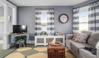 36 England St, Cumberland, RI 02864