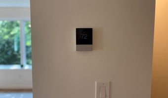 2011 N UPTON St, Arlington, VA 22207