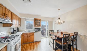 190 Merrick Rd 35, Amityville, NY 11701