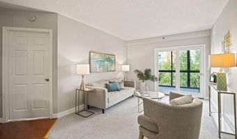 1045 N UTAH St 2-608, Arlington, VA 22201