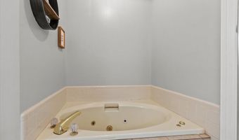 217 Collier Dr, Albertville, AL 35951