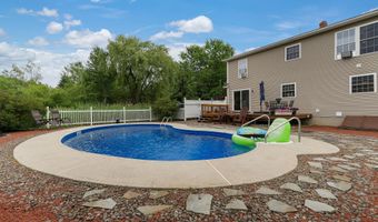 38 Fairview Ave, Auburn, ME 04210