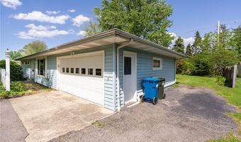 915 Sharondale Dr, Amherst, OH 44001