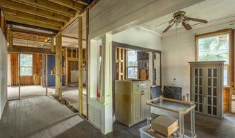146 12th St, Apalachicola, FL 32320