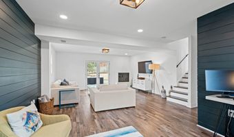 9817 FERNWOOD Rd, Bethesda, MD 20817