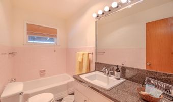 309 W Christopher Dr, Clovis, NM 88101