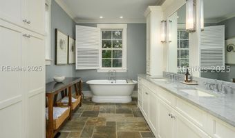 15 Hunting Lodge Rd, Bluffton, SC 29910