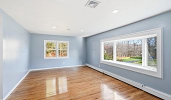 4 Rainbow Trl, Alloway, NJ 07422