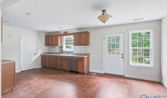 240 Riddle Rd, Albertville, AL 35950
