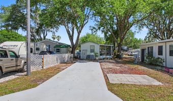 58 Leisure Dr, Auburndale, FL 33823