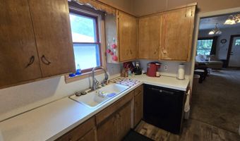 714 N 10th St, Beatrice, NE 68310