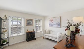 3 Queens Rd 211, Attleboro, MA 02703