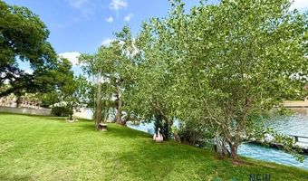1005 N Shore Dr, Carlsbad, NM 88220