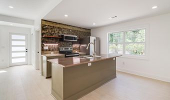 304 Ruella Ave A, Bay St. Louis, MS 39520