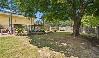 1306 Porter Ave, Aurora, MO 65605