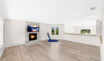 8125 E Oxley Ct, Anaheim, CA 92808
