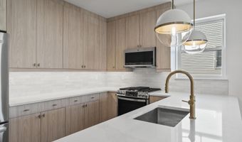 525 AVENUE E 2, Bayonne, NJ 07002