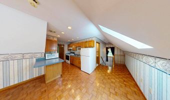 136 Lock Ln, Alum Creek, WV 25003