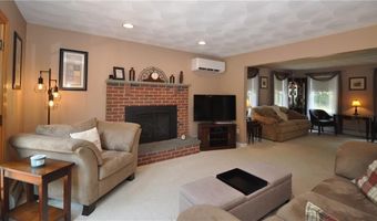 83 Rolling Hill Dr, Exeter, RI 02822