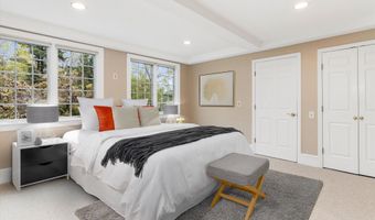 19 Pinnacle Rd, Amherst, NH 03031