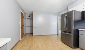1607 S 6th St, Aberdeen, SD 57401