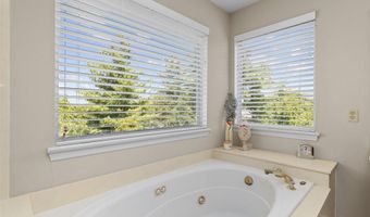 403 Arbor Glen Dr, Ballwin, MO 63021