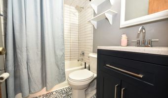 2 Davos Dr E 4, Alloway, NJ 07462