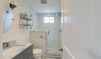 23 Warren Ave 1, Middletown, RI 02842