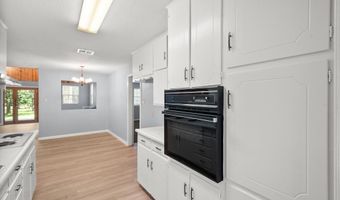 209 Circle Dr, Alvarado, TX 76009
