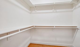 5704 MAIDEN Ln, Bethesda, MD 20817