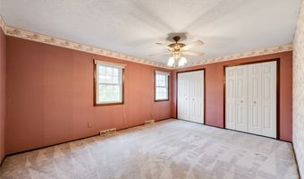 215 Rustic Hill Ln, Amherst, OH 44001